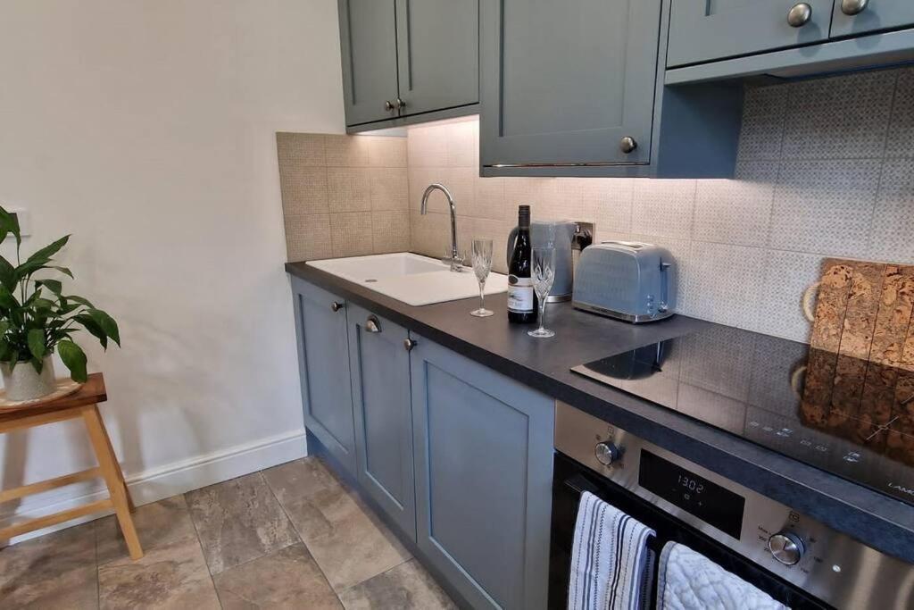 Holiday home The Old Barn Annexe, Cosy Stay, Close Drive To City, Beach, South Downs & Goodwood