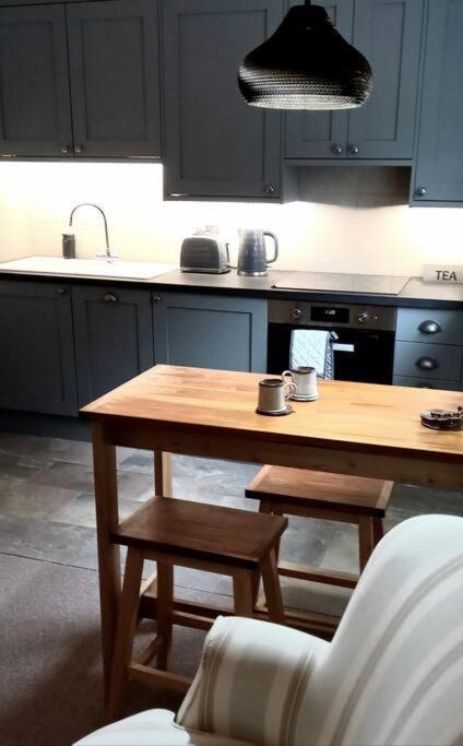 The Old Barn Annexe, Cosy Stay, Close Drive To City, Beach, South Downs & Goodwood