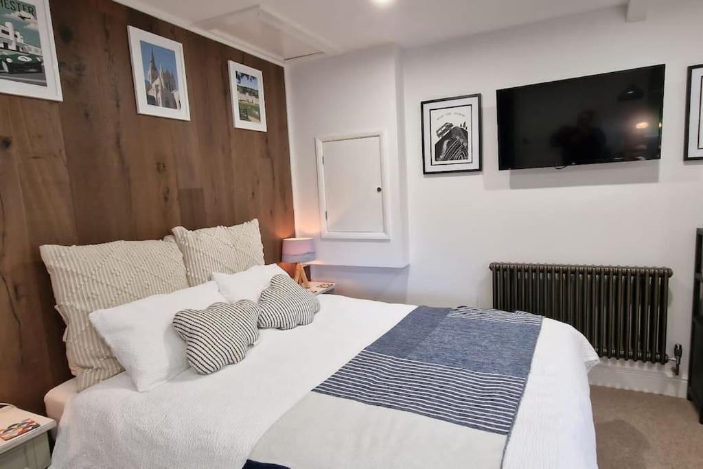 Holiday home The Old Barn Annexe, Cosy Stay, Close Drive To City, Beach, South Downs & Goodwood Chichester